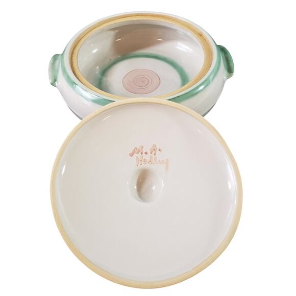 Vintage MA Hadley Pear and Grape Green 2 Quart Covered Casserole - Picture 6 of 7